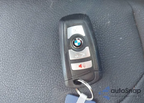 2018 BMW 320I xDrive z USA, uszkodzony, nr VIN WBA8E5G5XJNV02762